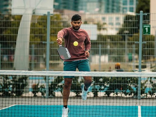 Do rules exist for the receiving end of the serve
