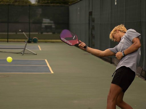 ball land for a legal serves